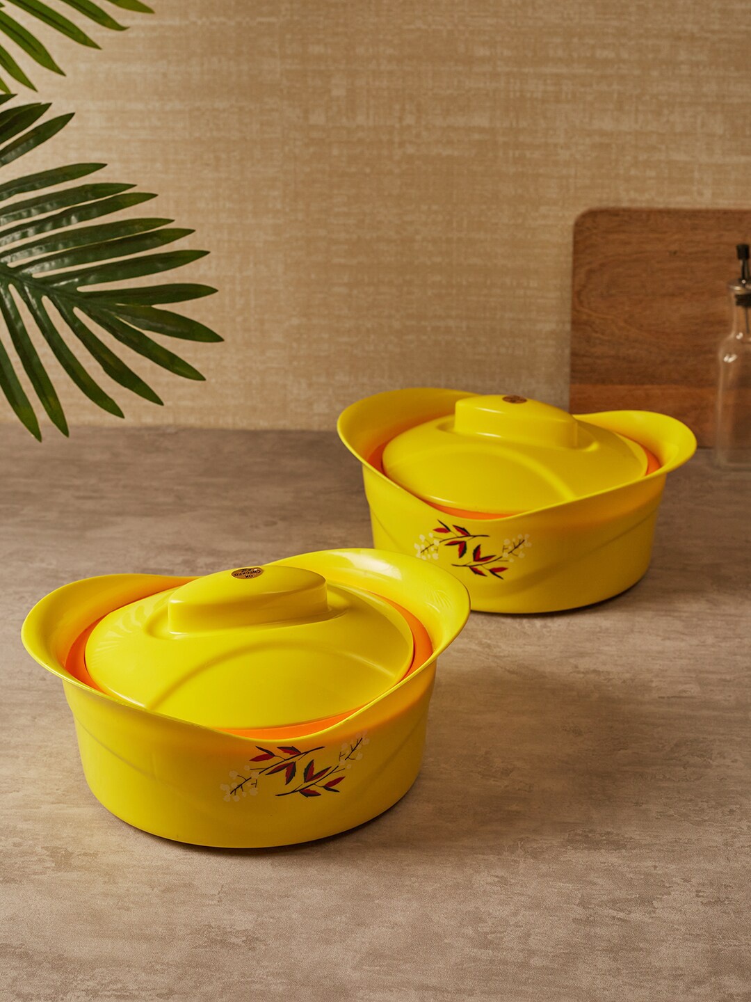 

HomeTown Yellow Set Of 2 Dishwasher Safe Solid Round Container