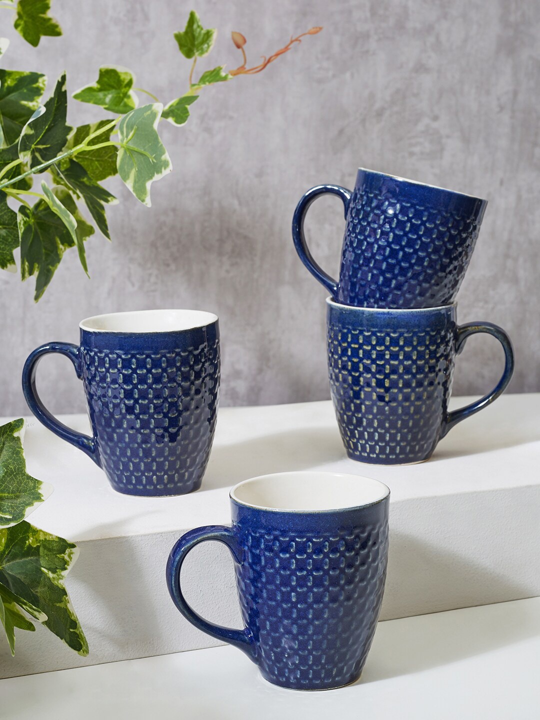 

HomeTown Blue & White Pack Of 4 Microwave Safe Ceramic Glossy Mugs 360 ml Each