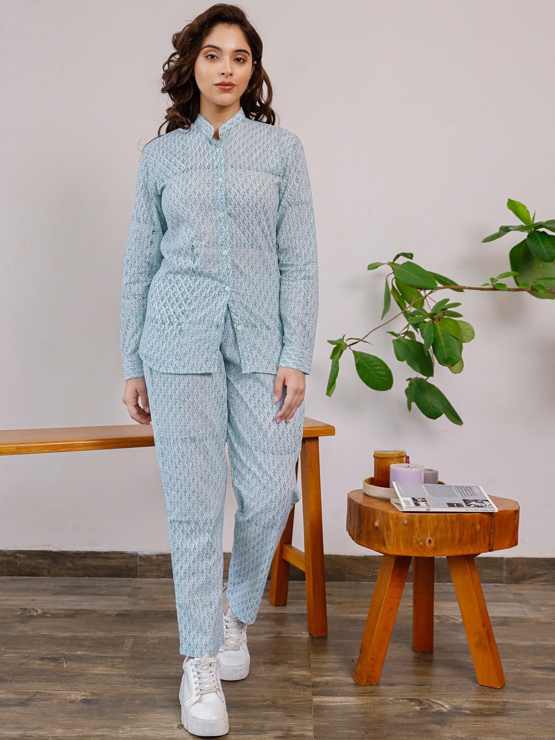 

PHEETA Women Blue Printed Pure Cotton Night suit