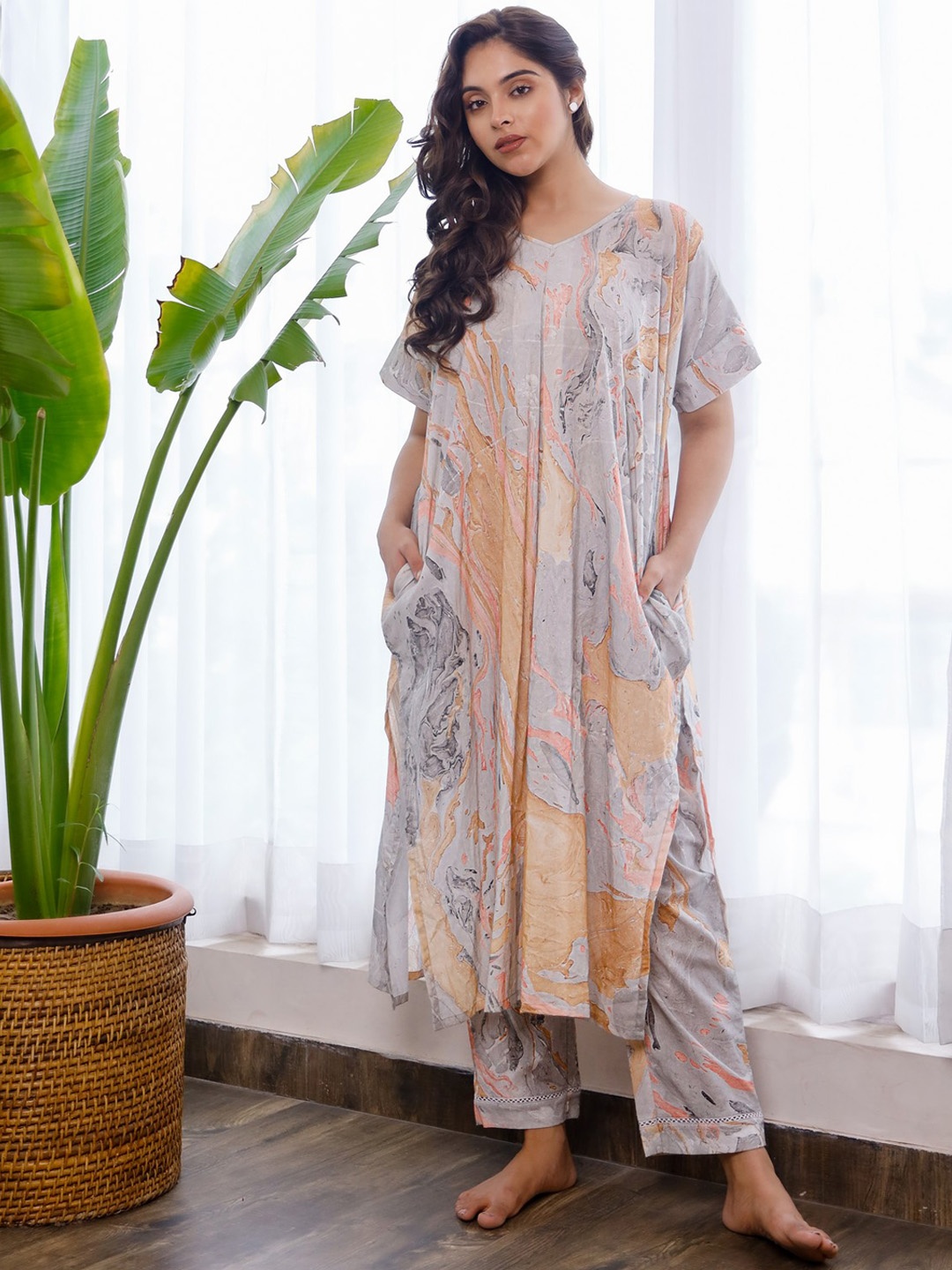 

PHEETA Women Grey & Beige Printed Pure Cotton Night suit
