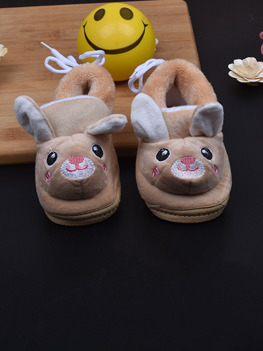 

FOOTPRINTS Kids Brown Woven Design Velvet Booties