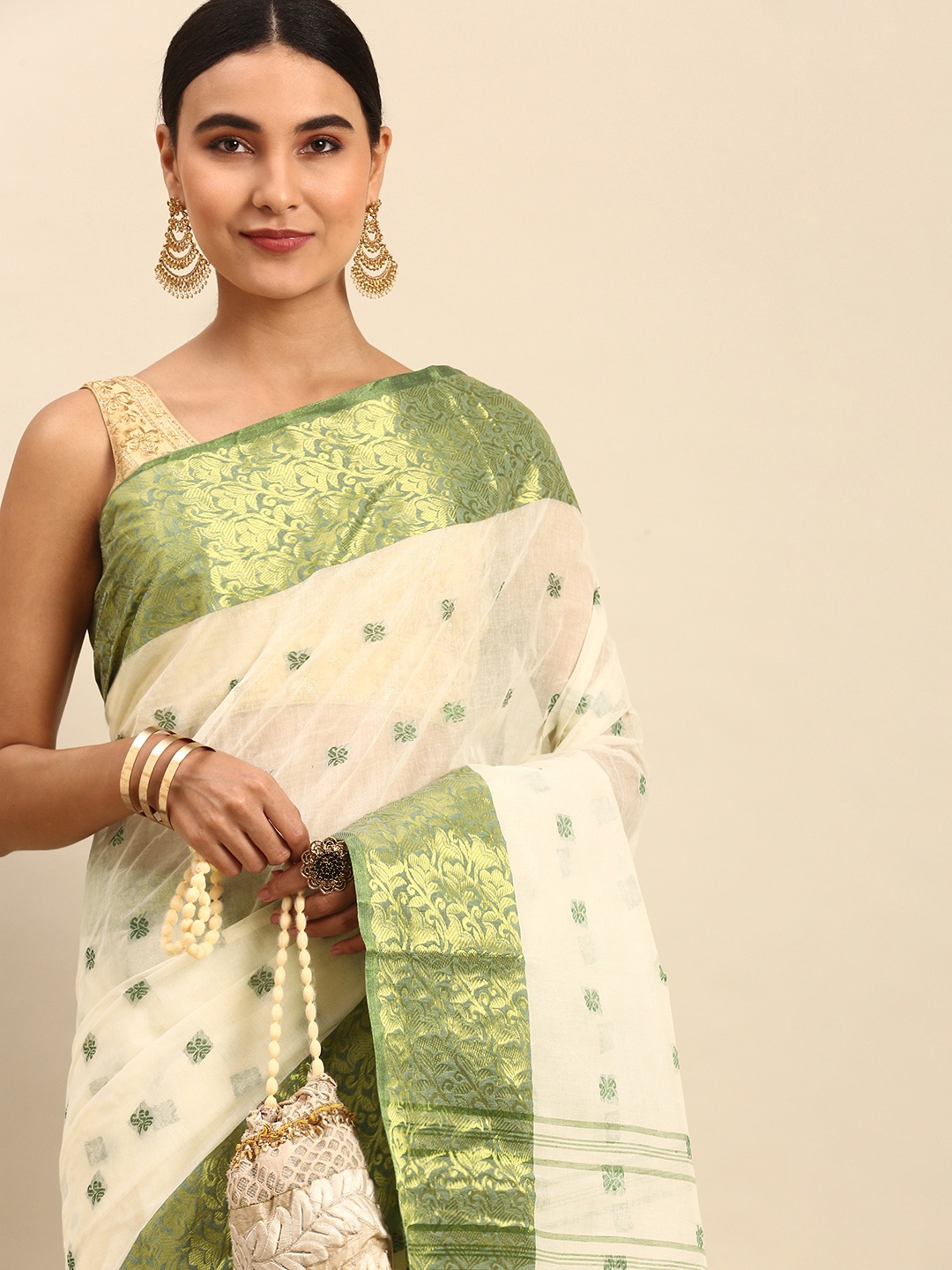 

WoodenTant White Woven Design Pure Cotton Taant Saree