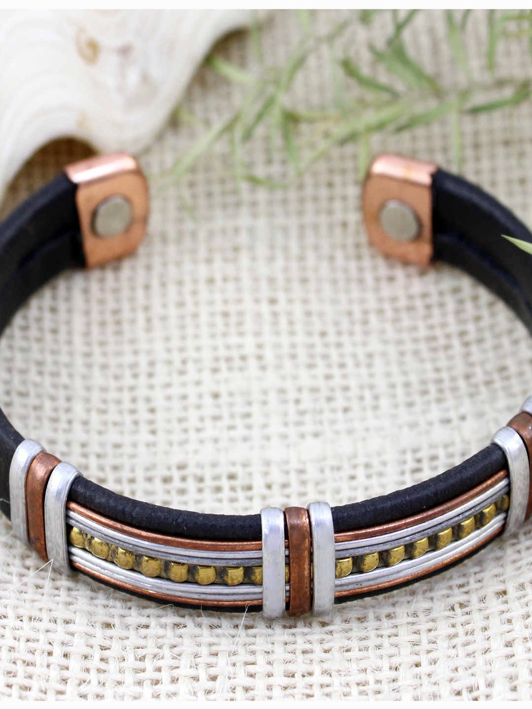 

Runway Ritual Men Silver-Toned & Black Silver-Plated Cuff Bracelet