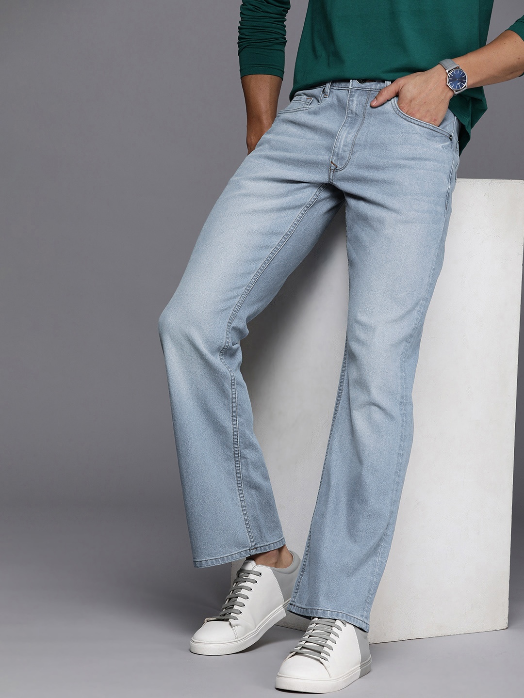 

Louis Philippe Jeans Men Bootcut Low-Rise Light Fade Stretchable Jeans, Navy blue