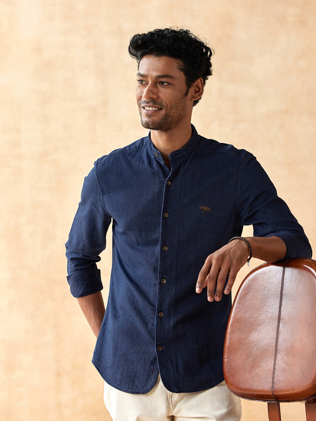 

Andamen Men Blue Classic Slim Fit Cotton Casual Shirt