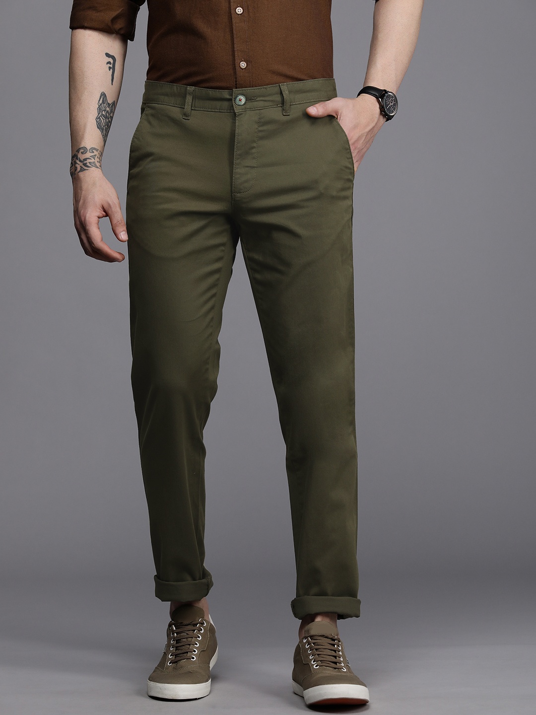 

Louis Philippe Sport Men Solid Mid-Rise Slim Fit Trousers, Olive