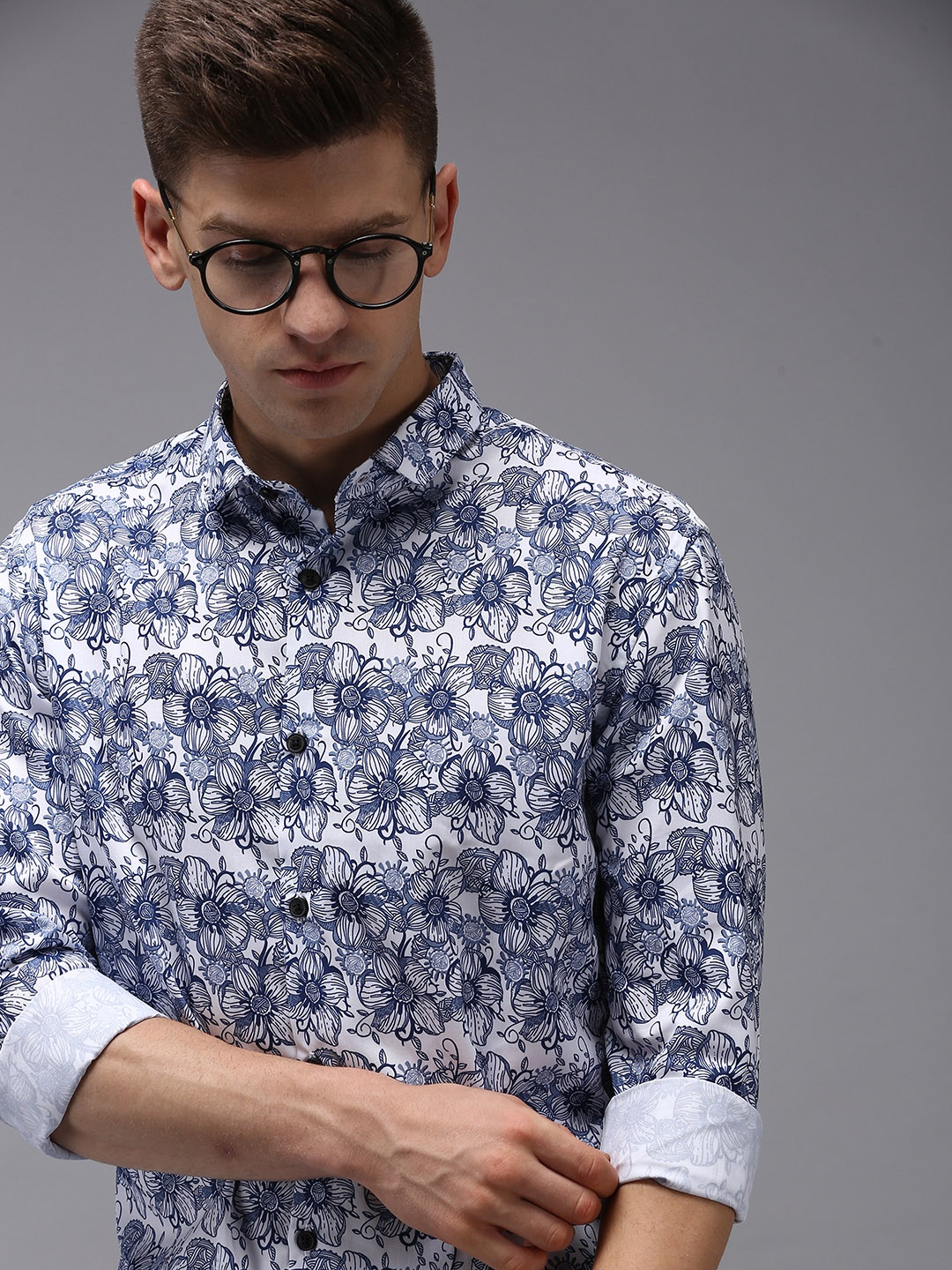 SHOWOFF Men White & Blue Comfort Floral Printed Cotton Casual Shirt