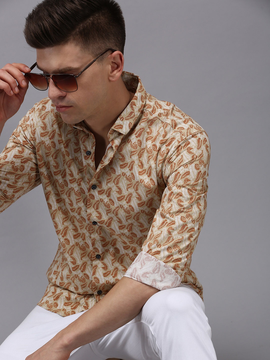 

SHOWOFF Men Cream-Coloured Comfort Floral Printed Cotton Casual Shirt