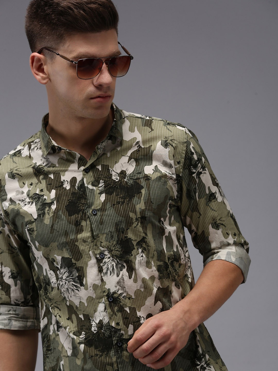 

SHOWOFF Men Green Comfort Printed Cotton Casual Shirt