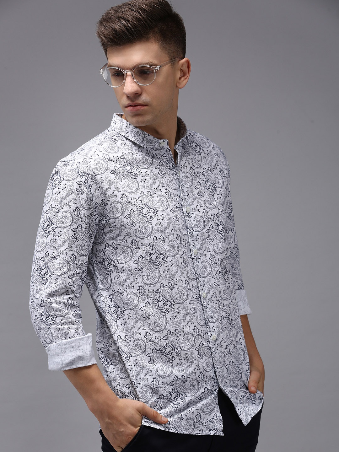 SHOWOFF Men White & Grey Comfort Printed Cotton Casual Shirt