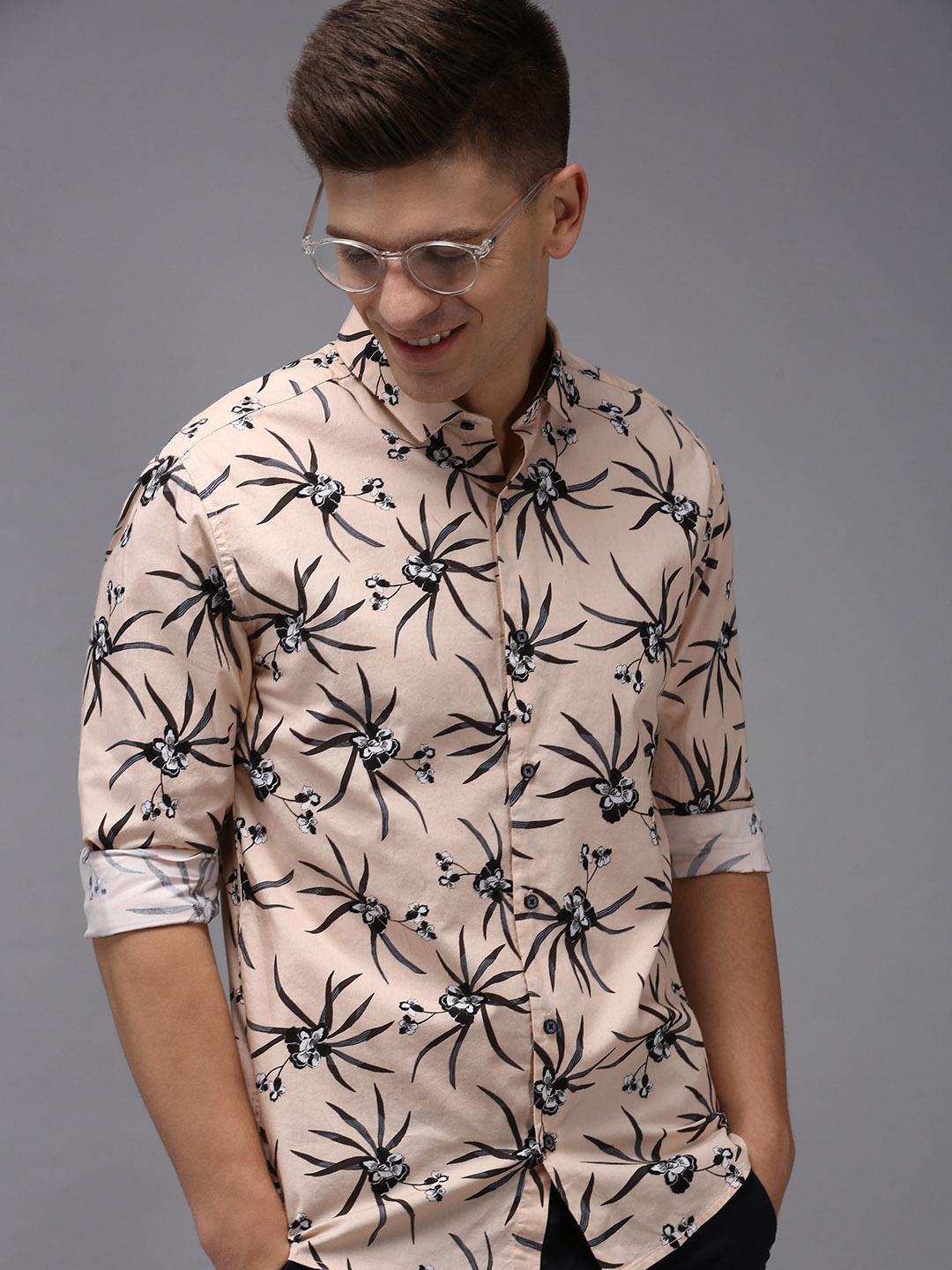 SHOWOFF Men Peach-Coloured Comfort Floral Printed Cotton Casual Shirt
