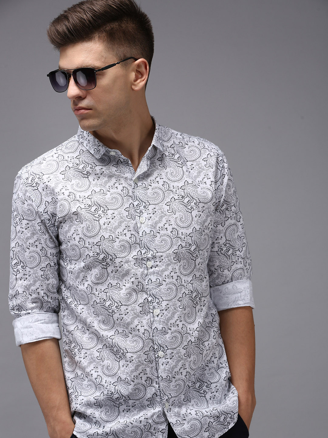 

SHOWOFF Men White Comfort Printed Cotton Casual Shirt