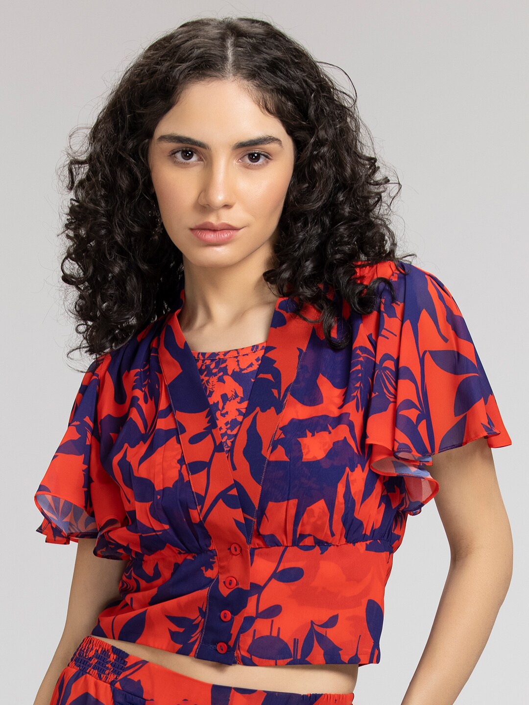 

SHAYE Red Floral Print Shirt Style Crop Top