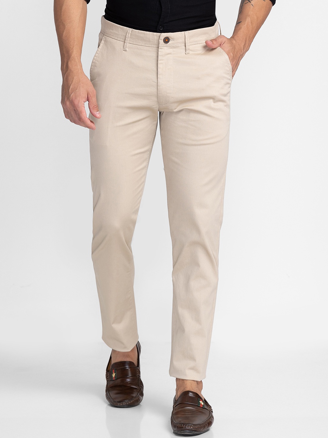

Oxemberg Men Cream-Coloured Slim Fit Chinos Trousers