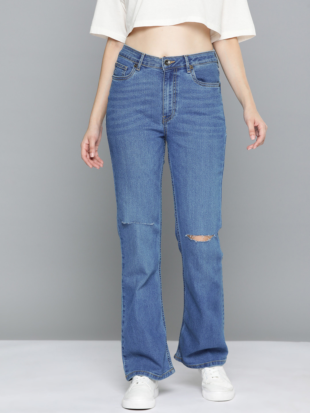 

Flying Machine Women Flared Slash Knee Light Fade Stretchable Jeans, Blue
