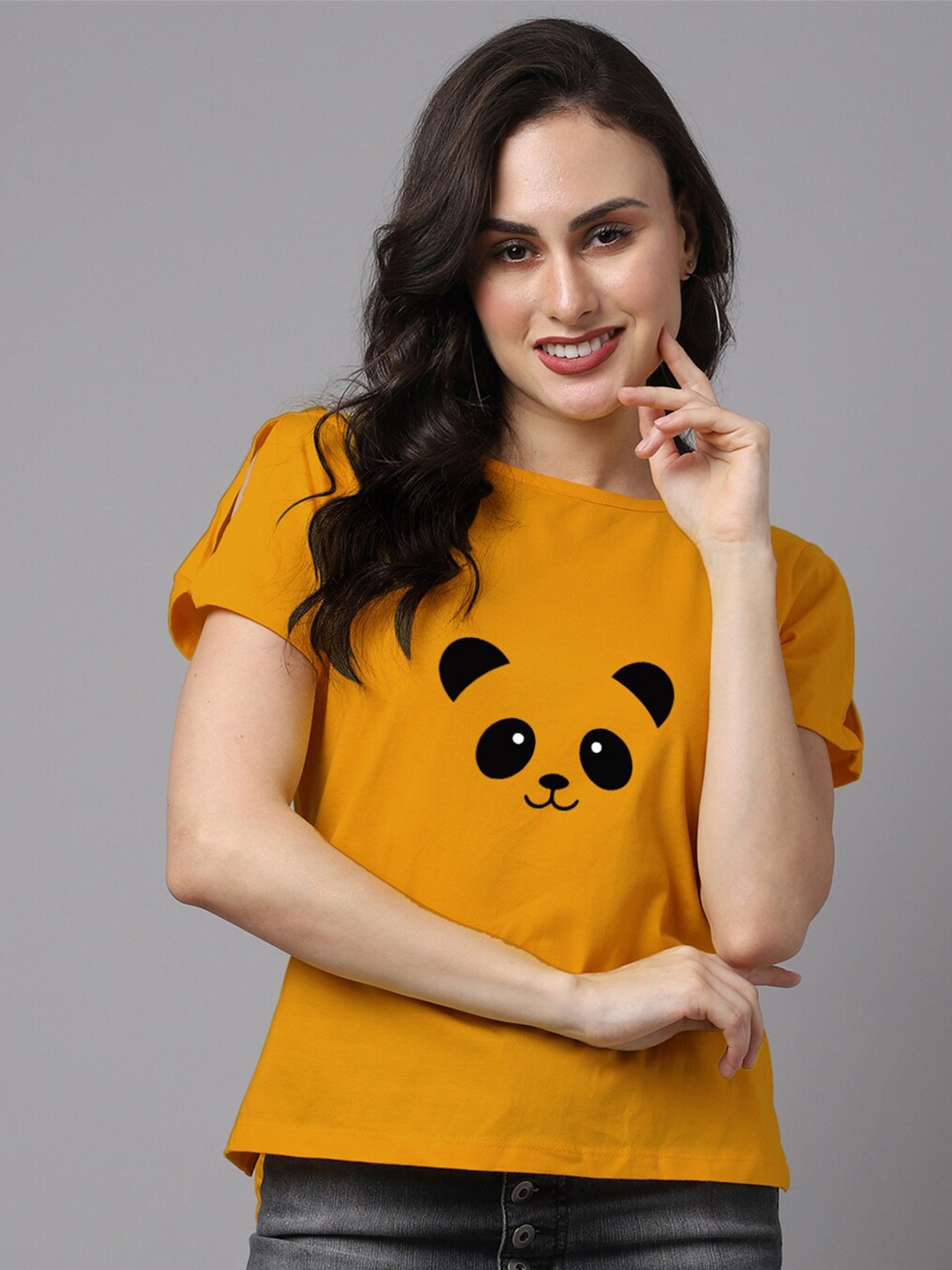 

Friskers Women Gold-Toned Kung Fu Panda Printed Cotton T-shirt