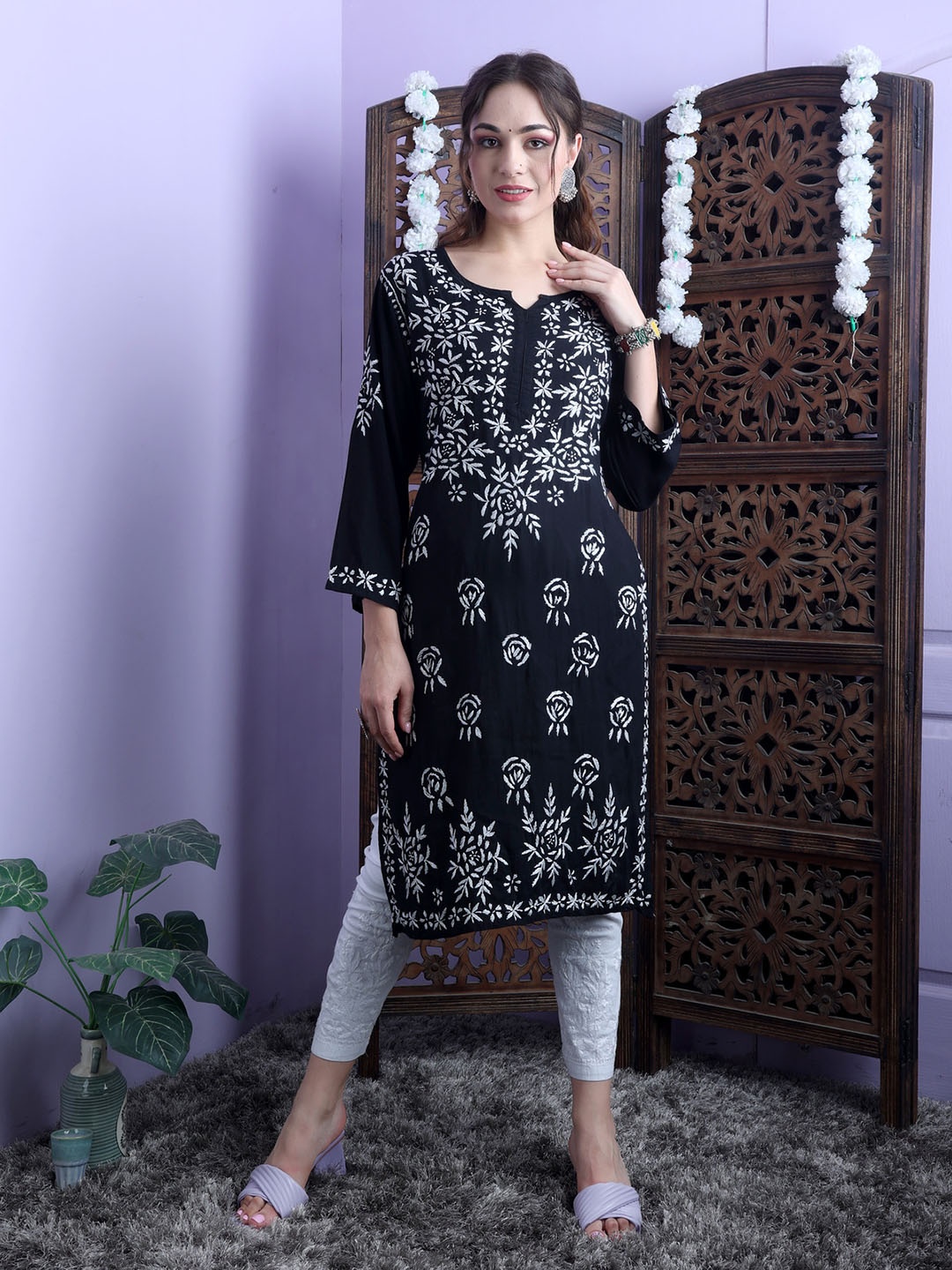 FAWOMENT Floral Embroidered Chikankari Georgette Kurta, Black