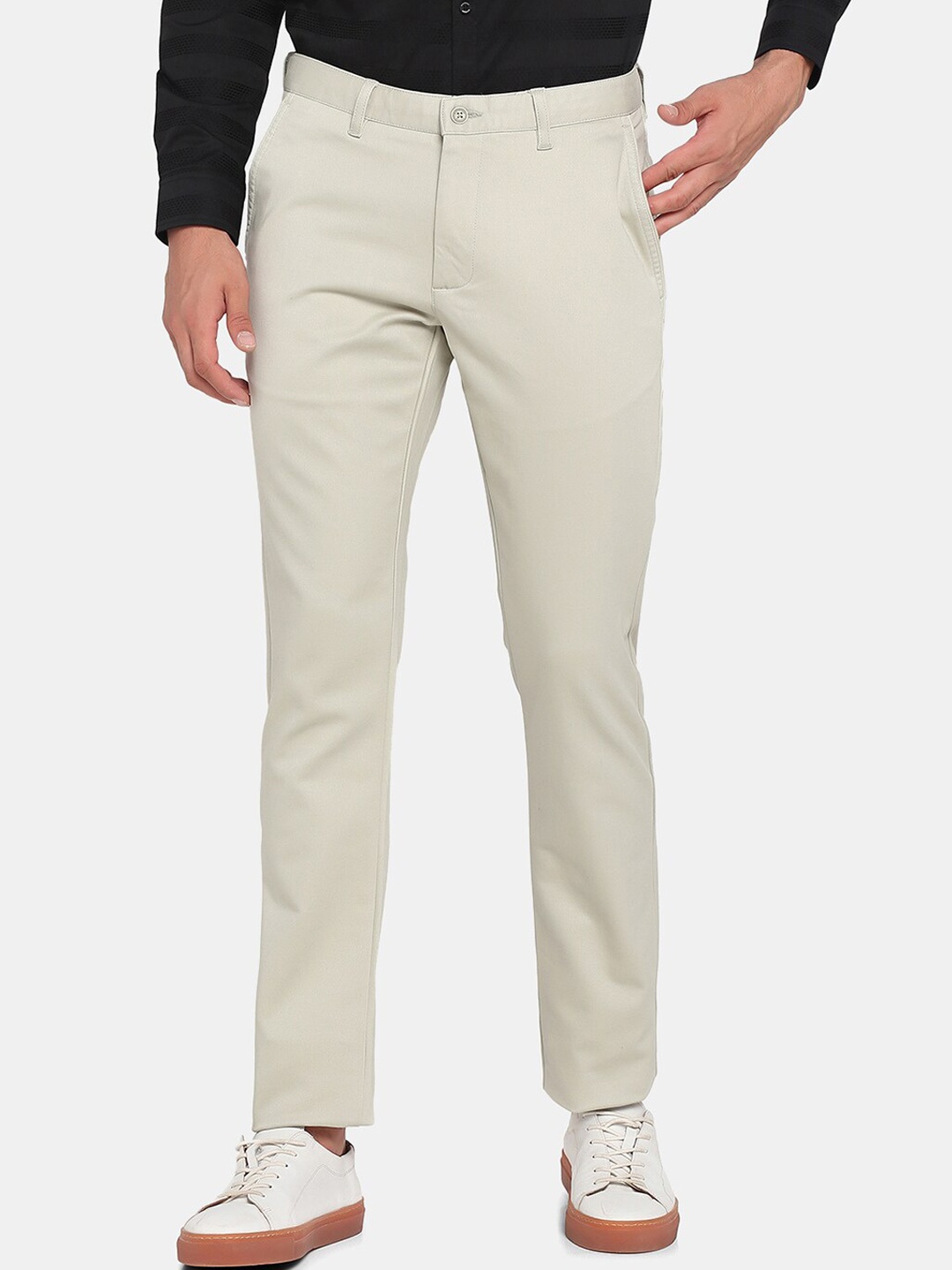 

Blackberrys Men Cream-Coloured Slim Fit Chinos Trousers