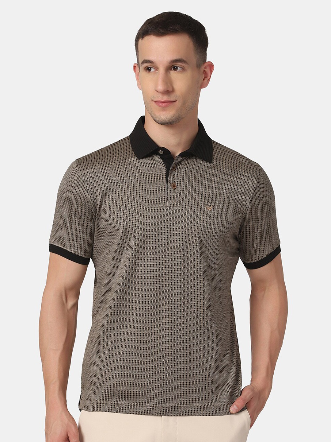 

Blackberrys Men Gold-Toned & Black Polo Collar T-shirt