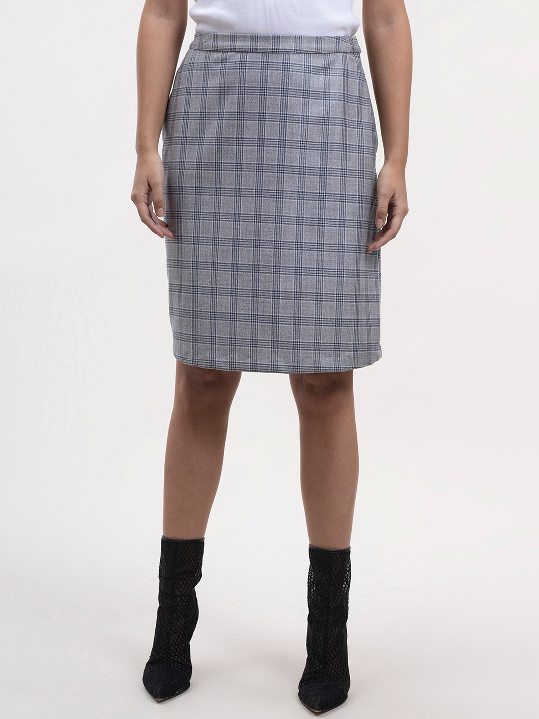 

FableStreet Women Grey Checked Straight Fit Knee-Length Skirt