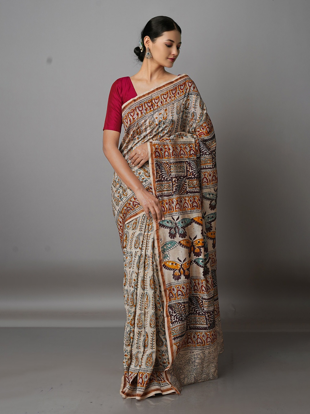 

Unnati Silks Off White & Gold-Toned Kalamkari Zari Silk Cotton Chanderi Saree