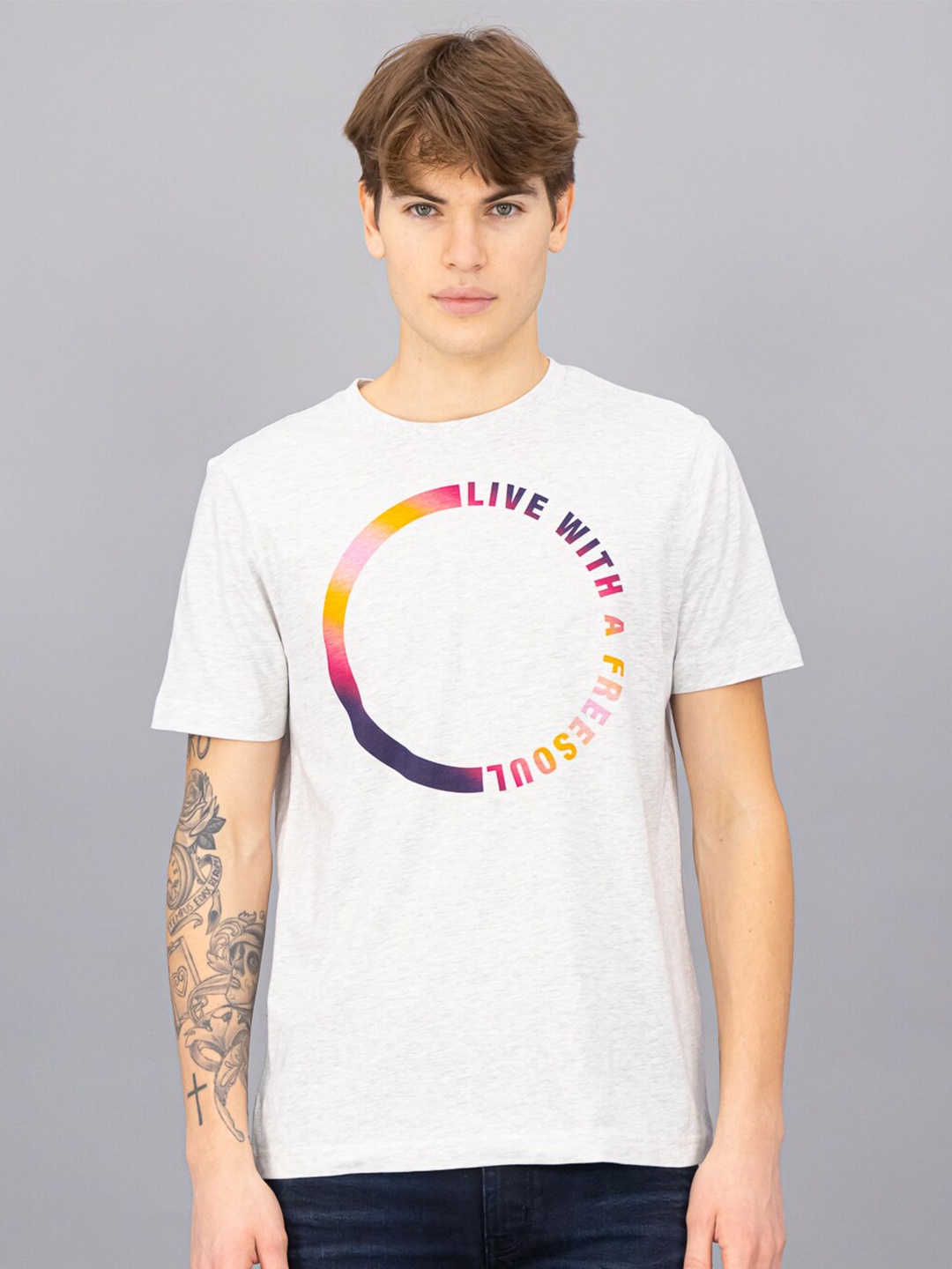 

FREESOUL Men Off White Typography Printed Round Neck T-shirt