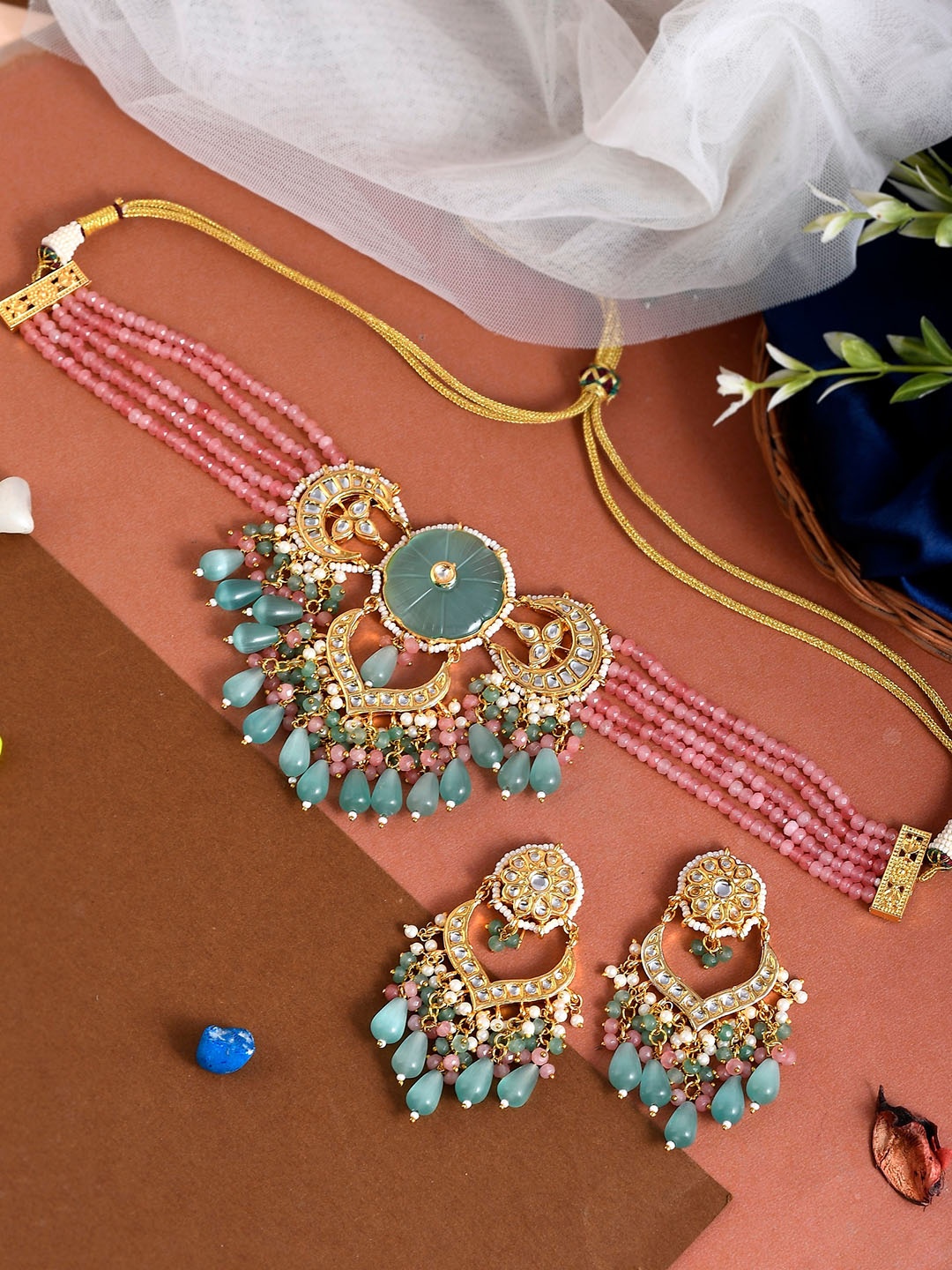 

DASTOOR Gold-Plated Pink & White Kundan Studded & Beaded Jewellery Set