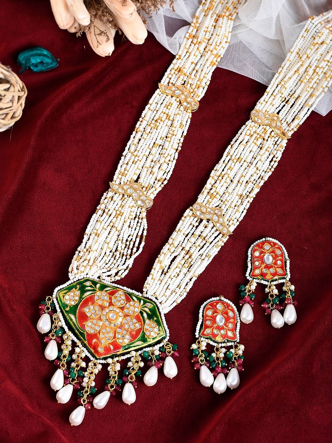 

DASTOOR Gold-Plated White & Green Kundan Studded & Beaded Jewellery Set