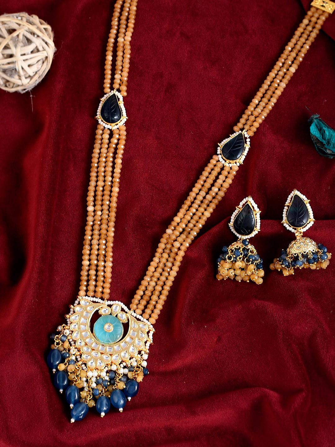 

DASTOOR Gold-Plated Blue Kundan Studded & Beaded Jewellery Set