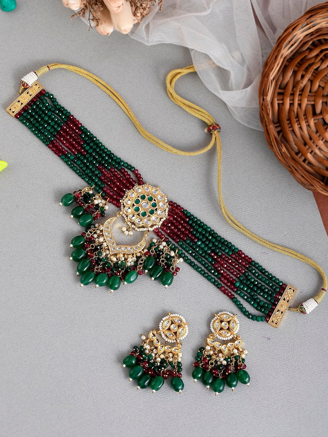 

DASTOOR Gold-Plated White & Green Kundan Studded & Beaded Jewellery Set