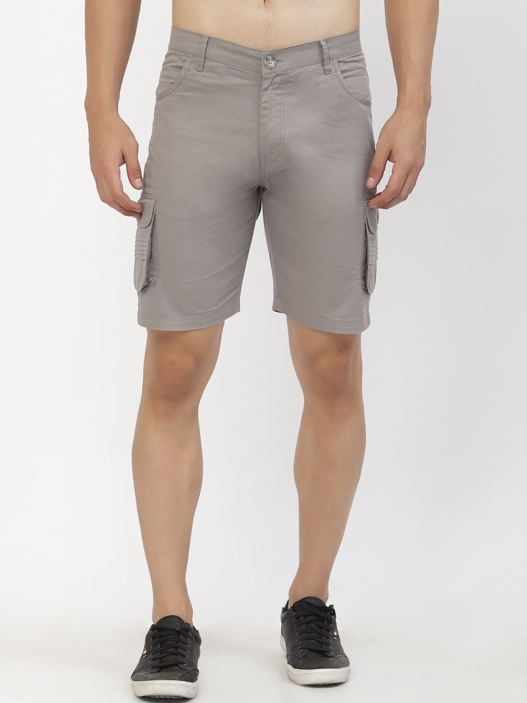 

SAPPER Men Grey Solid Cotton Regular Fit Cargo Shorts