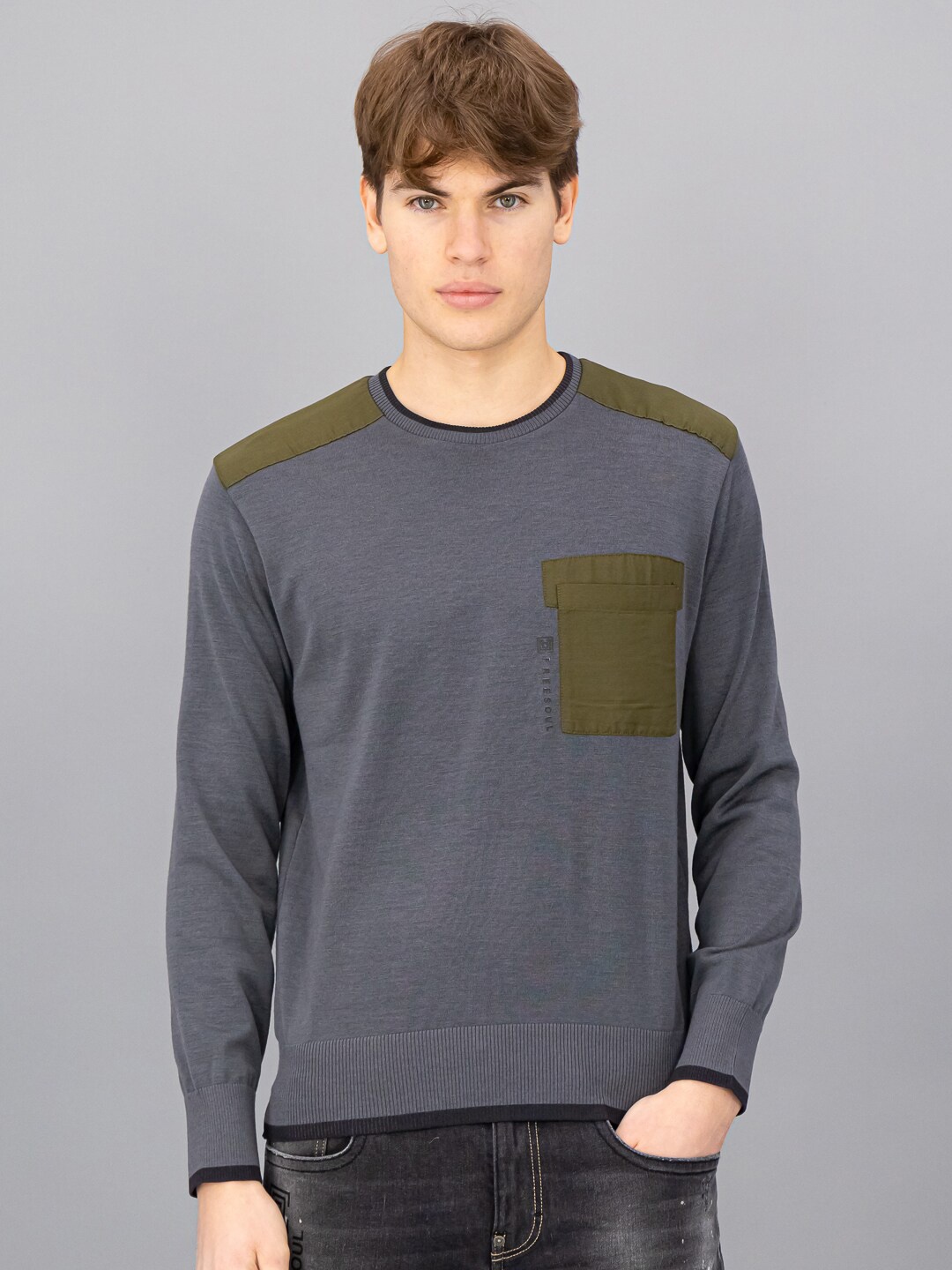 

FREESOUL Men Grey & Olive Green Colourblocked Pullover