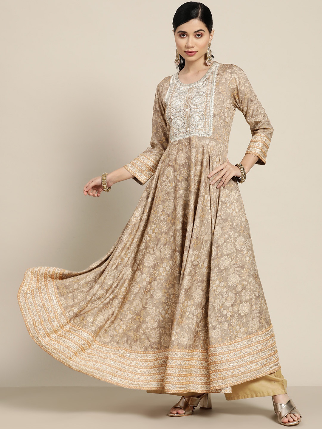 

Rain & Rainbow Women Beige Floral Embroidered Thread Work Anarkali Kurta