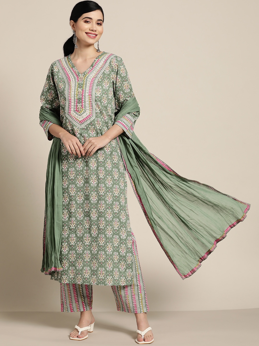 

Rain & Rainbow Women Green Printed Mirror Work Pure Cotton Kurta Set
