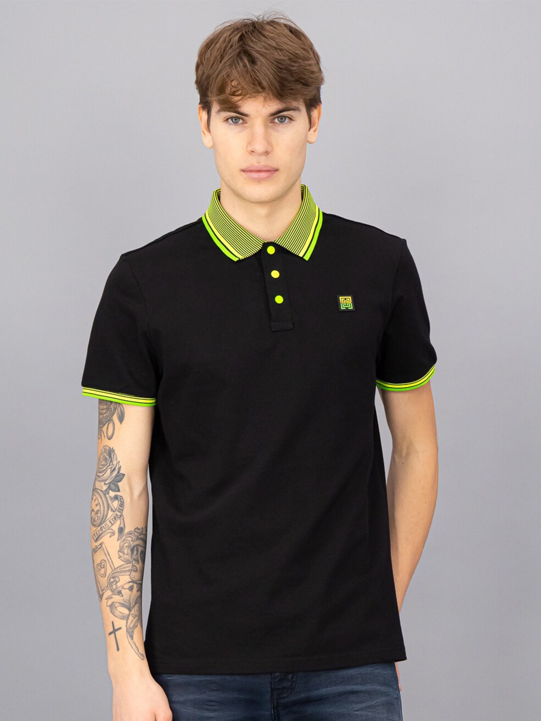 

FREESOUL Men Black & Green Solid Polo Collar T-shirt
