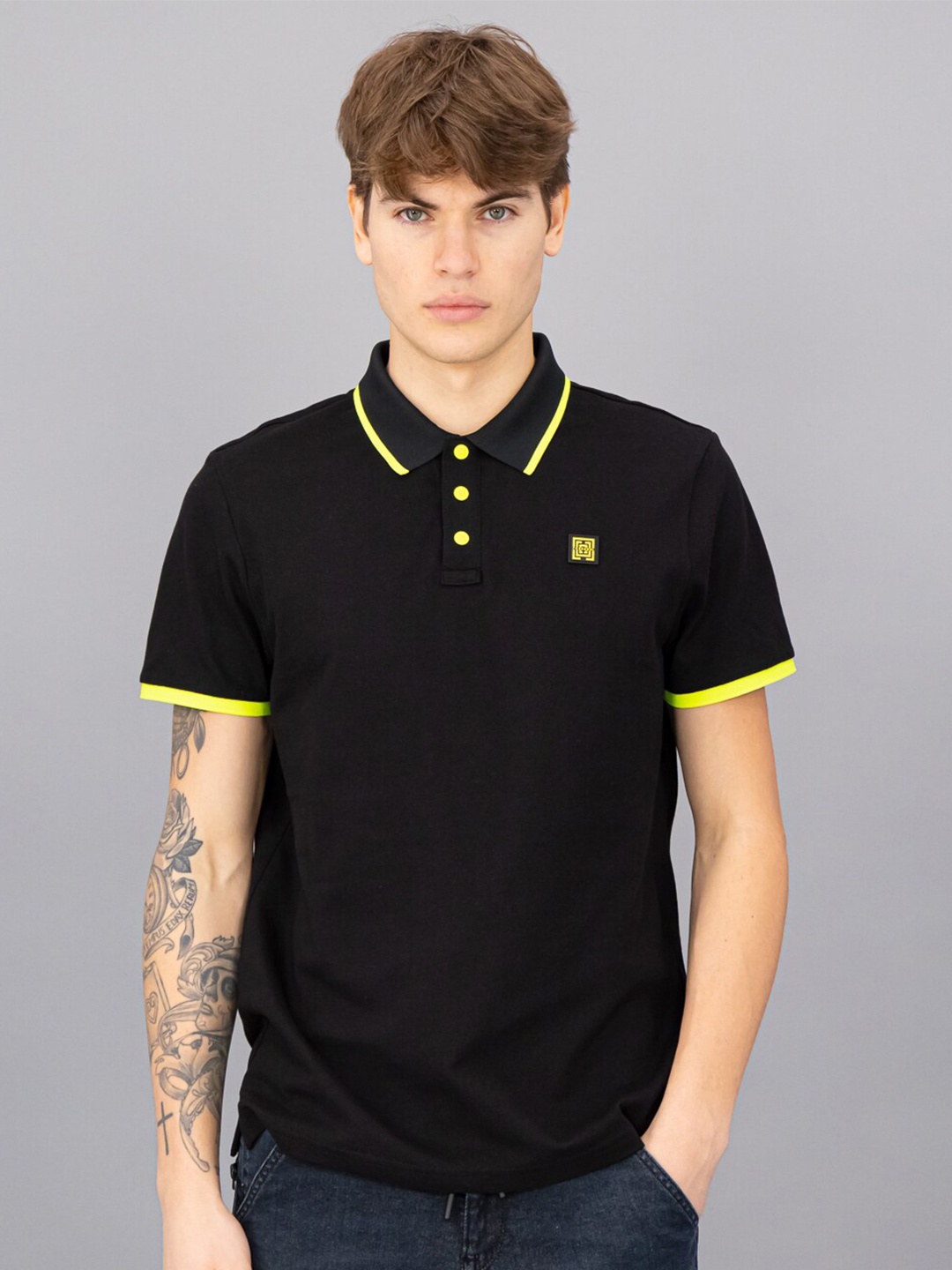 

FREESOUL Men Black Solid Polo Collar T-shirt