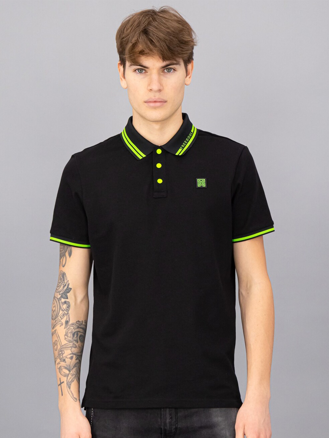 

FREESOUL Men Black Solid Polo Collar T-shirt