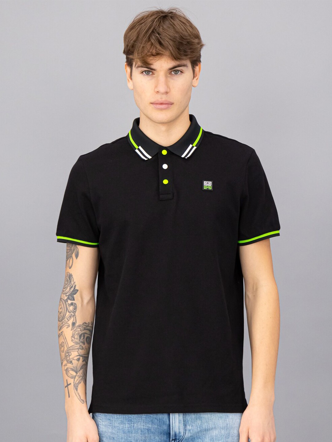 

FREESOUL Men Black Solid Polo Collar T-shirt
