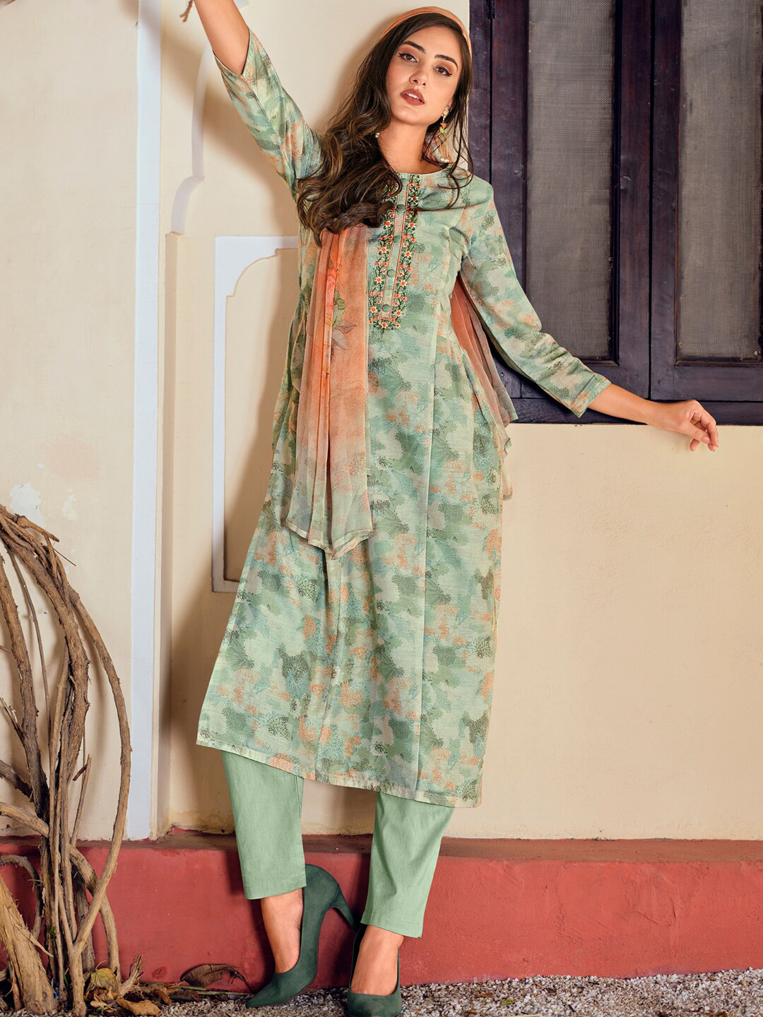 

Stylee LIFESTYLE Green & Peach-Coloured Embroidered Pure Silk Unstitched Dress Material