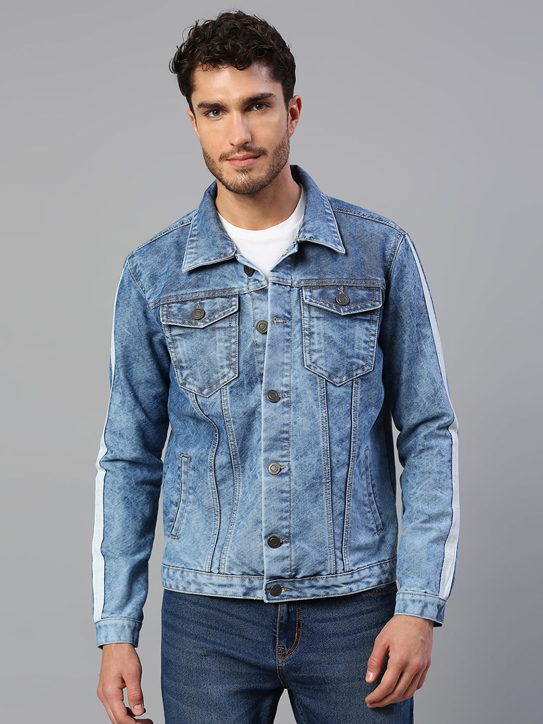 

Hubberholme Men Blue Cotton Washed Lightweight Outdoor Denim Jacket with Panelled Sleeves