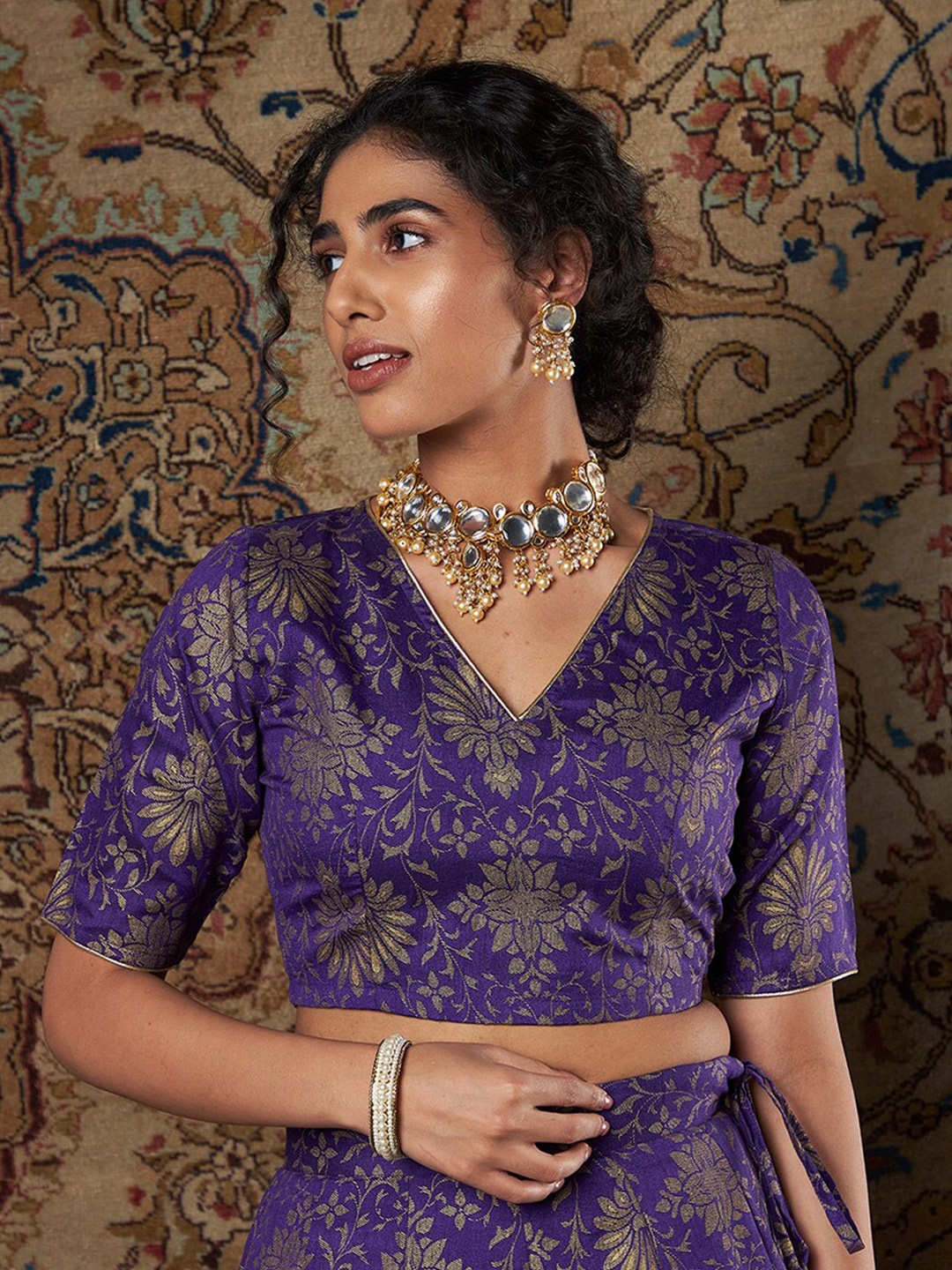 

Shae by SASSAFRAS Purple & Gold-Toned Floral Print Crop Top