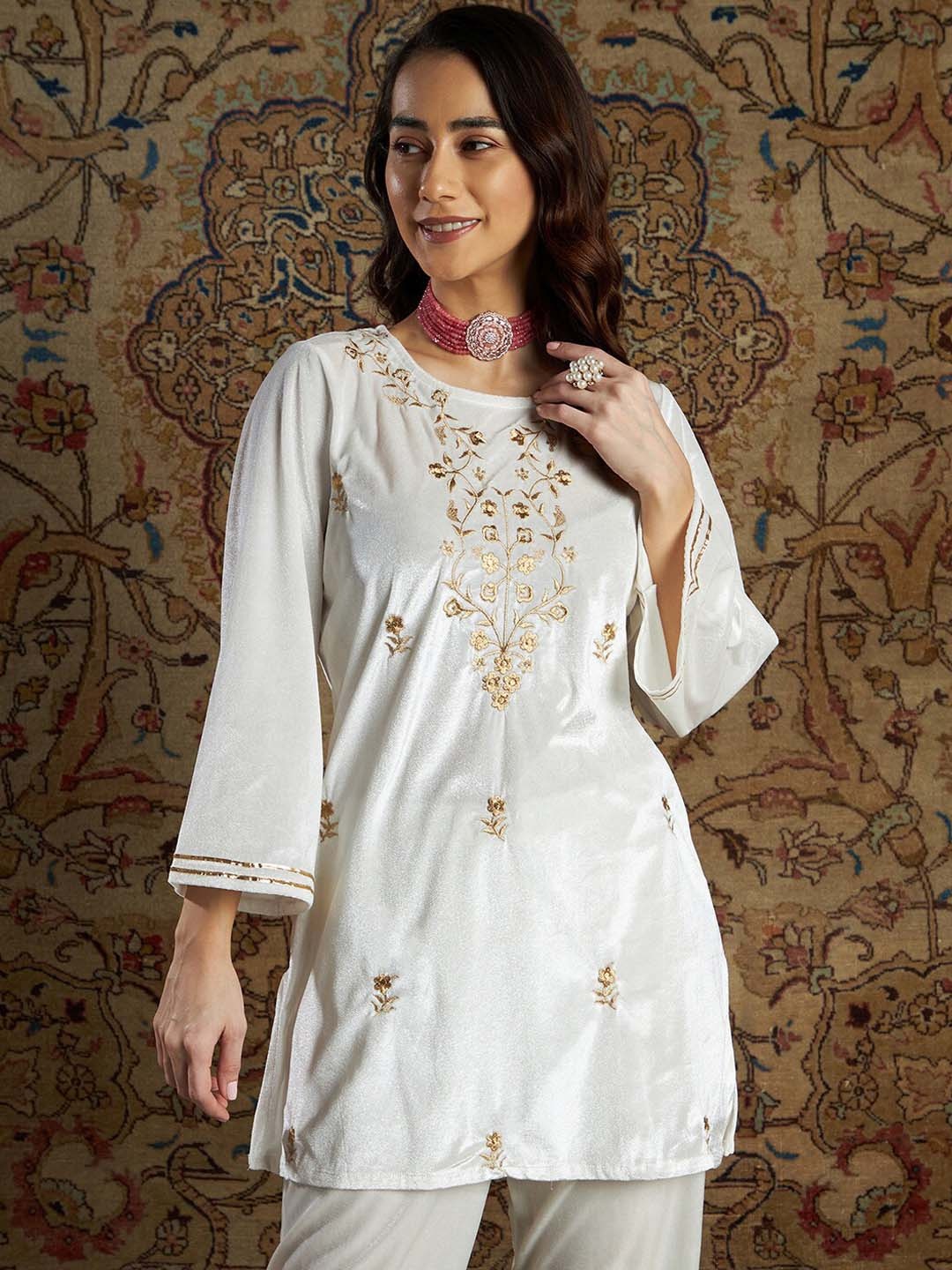 

Shae by SASSAFRAS Round Neck Floral Printed Flared Sleeves Indie Prints Velvet Kurta, White