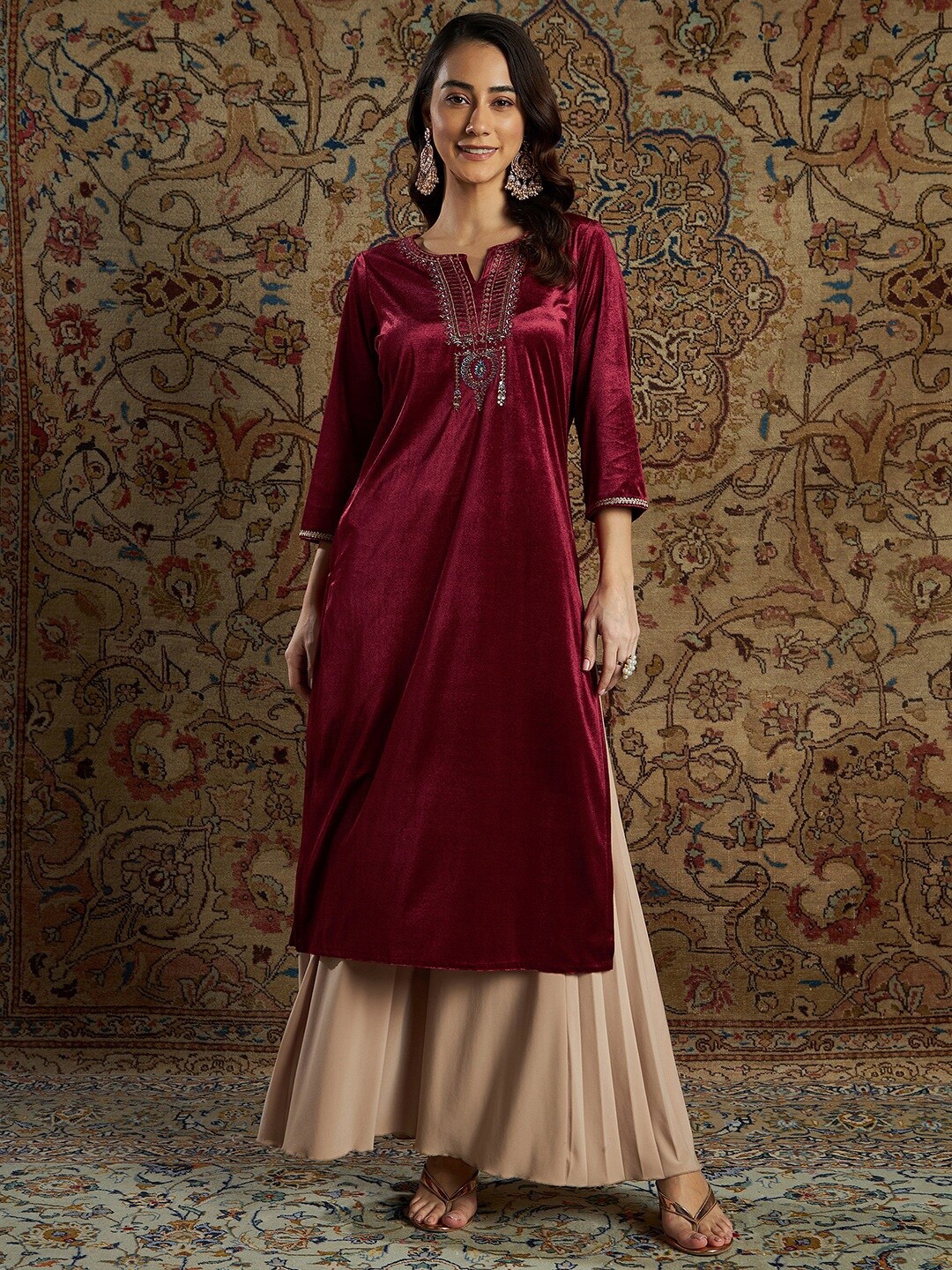 

Shae by SASSAFRAS Notched Neck Ethnic Motifs Yoke Design Velvet Kurta, Maroon
