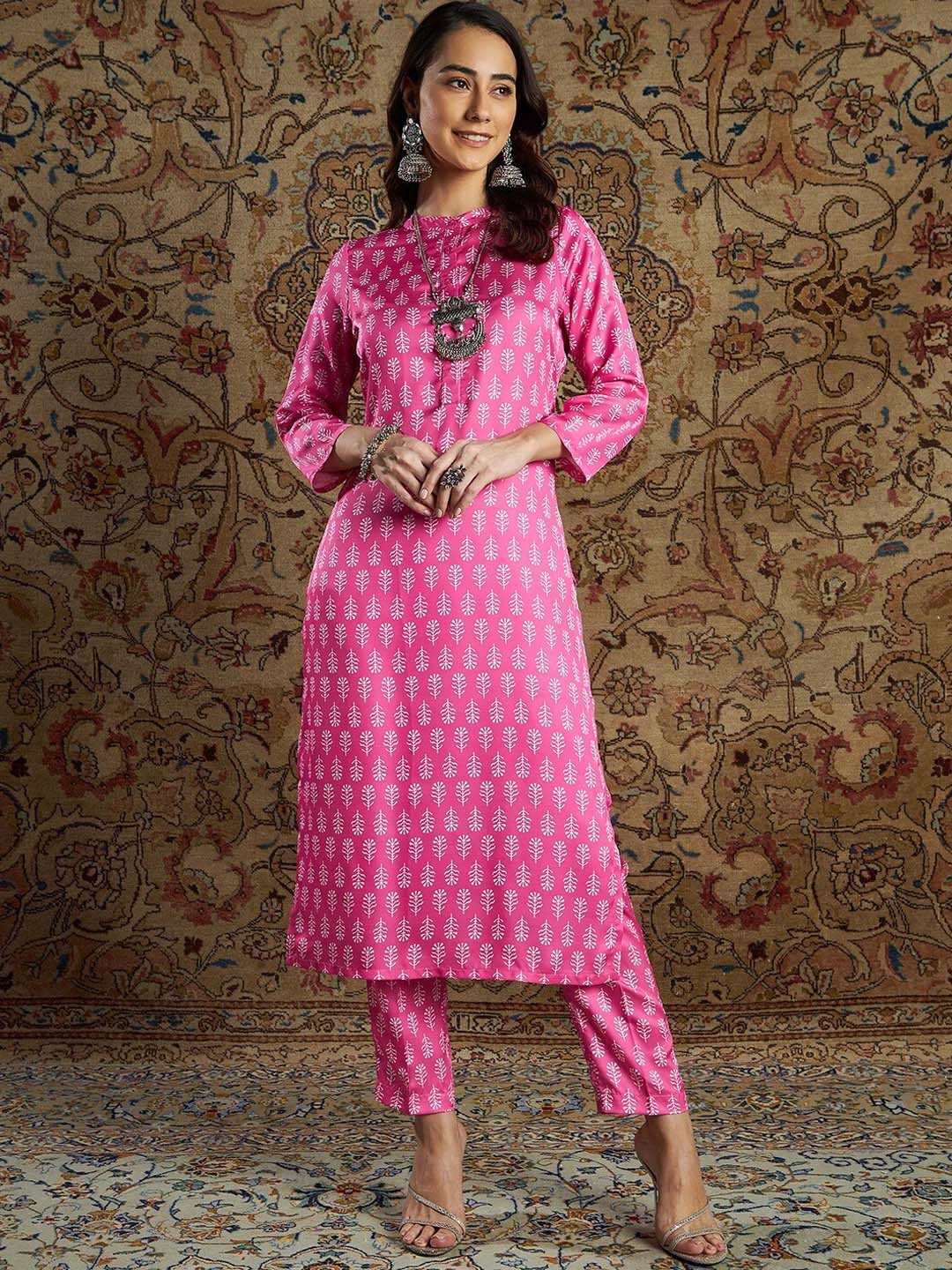 

Shae by SASSAFRAS Women Pink Floral Printed Thread Work Indie Prints Satin Kurta