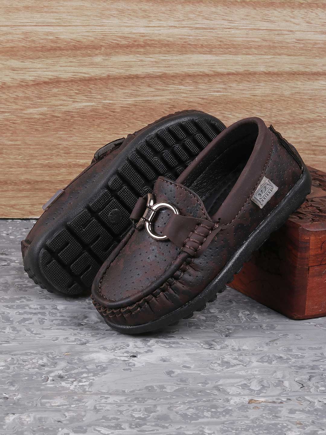 

Jazzy Juniors Boys Brown Printed Loafers