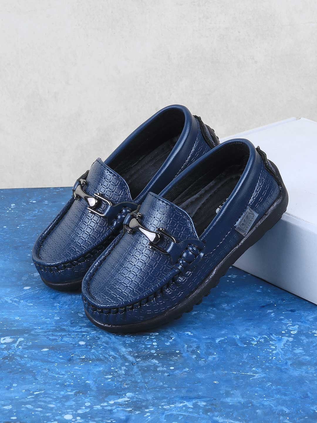 

Jazzy Juniors Boys Navy Blue Textured Loafers