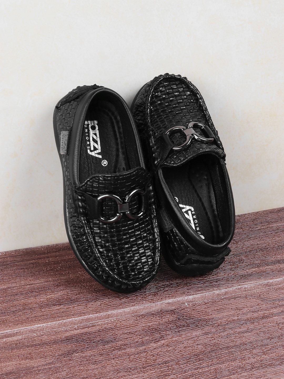 

Jazzy Juniors Boys Black Textured Loafers