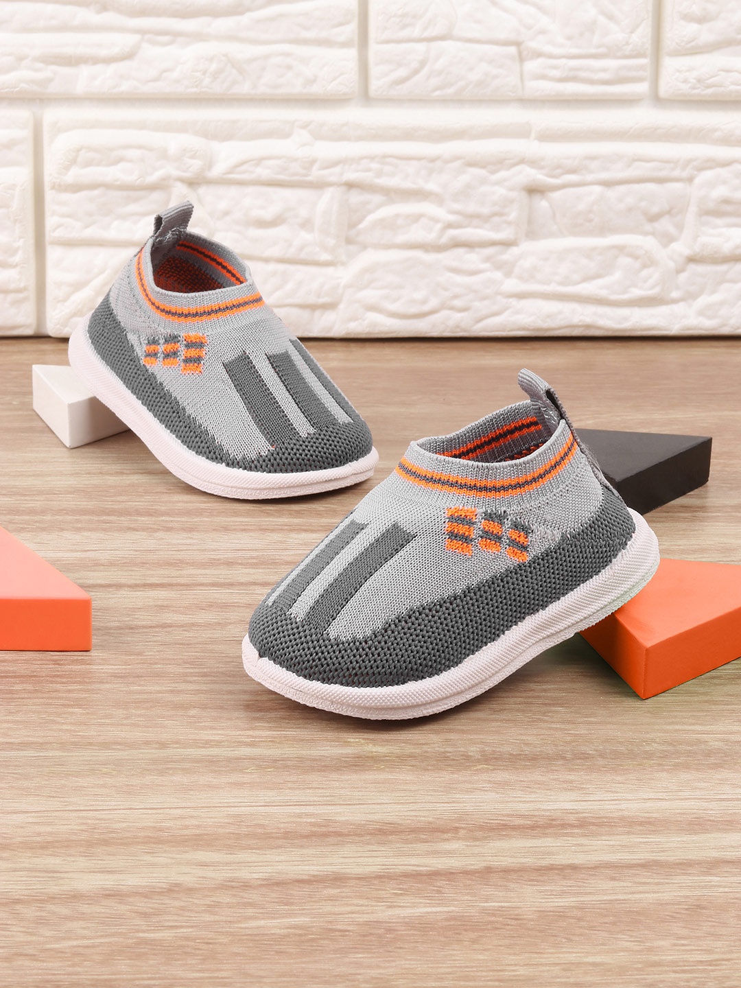 

Jazzy Juniors Kids Grey Woven Design Slip-On Sneakers