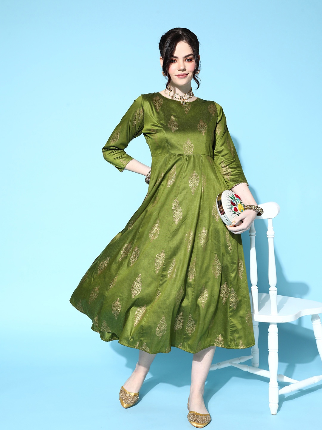 

Shae by SASSAFRAS Green Ethnic Motifs Foil Anarkali Dress