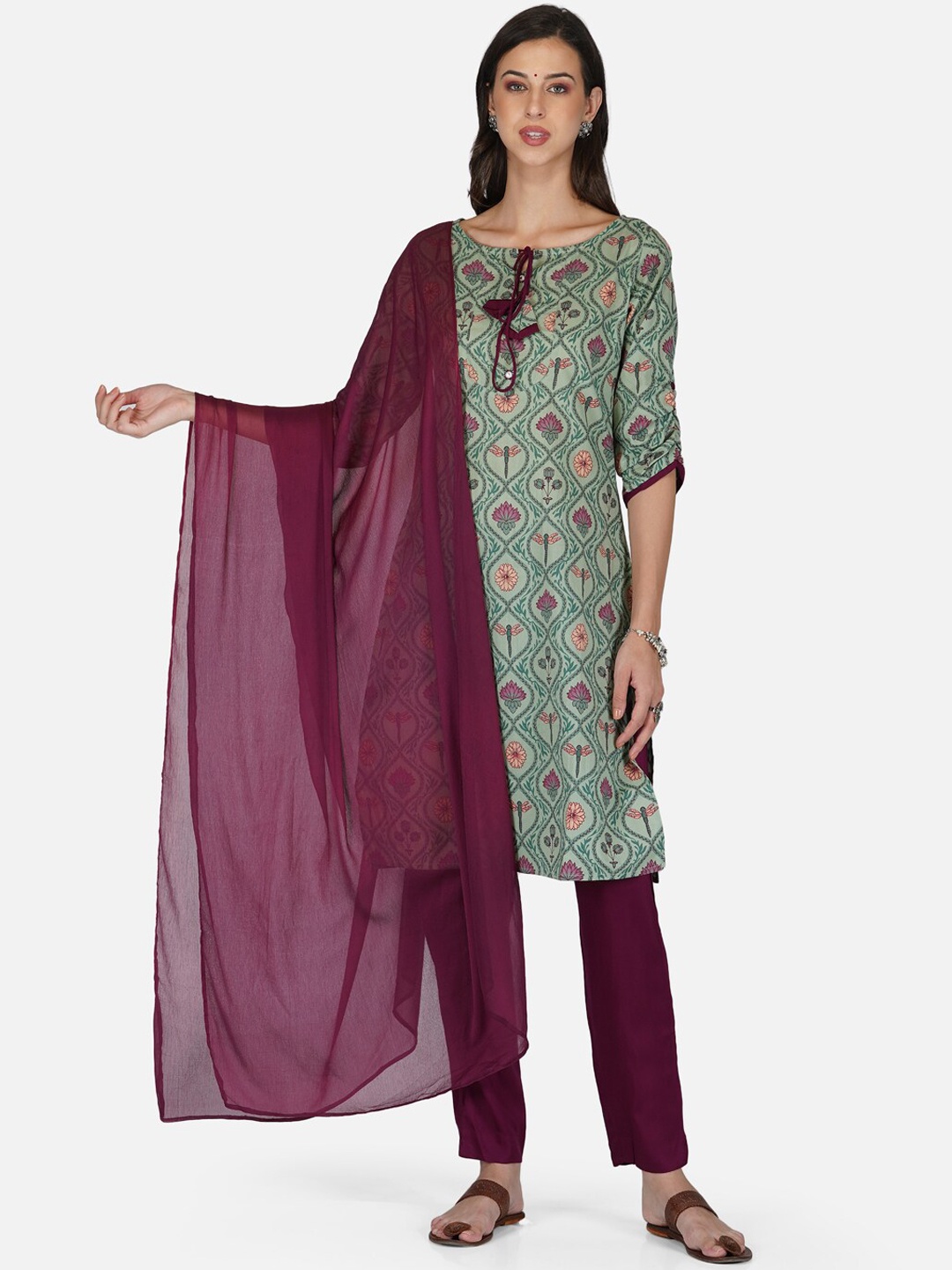 

METRO-FASHION Women Purple Floral Printed Thread Work Kurta with Trousers & With Dupatta